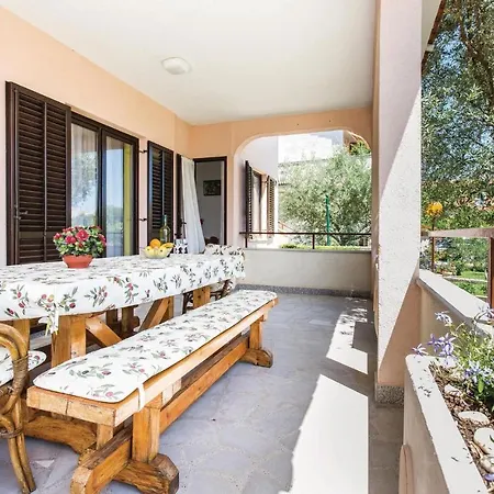 Διαμέρισμα Stunning In Krk With Kitchen Krk Town