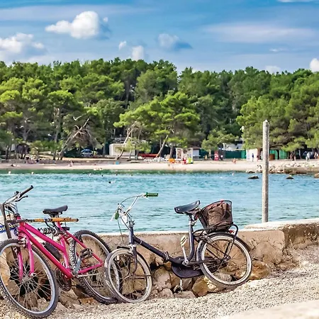 Stunning In Krk With Kitchen Διαμέρισμα