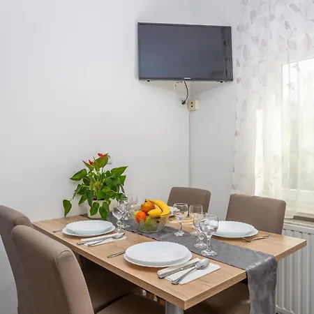 Splendido A Krk Con Cucina *