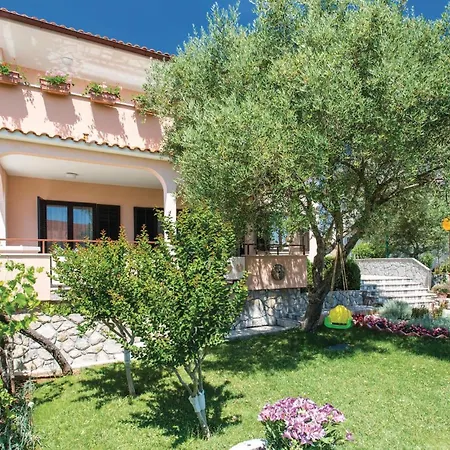 Stunning In Krk With Kitchen Apartmán