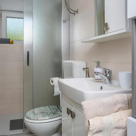 Apartman Stunning In Krk With Kitchen *