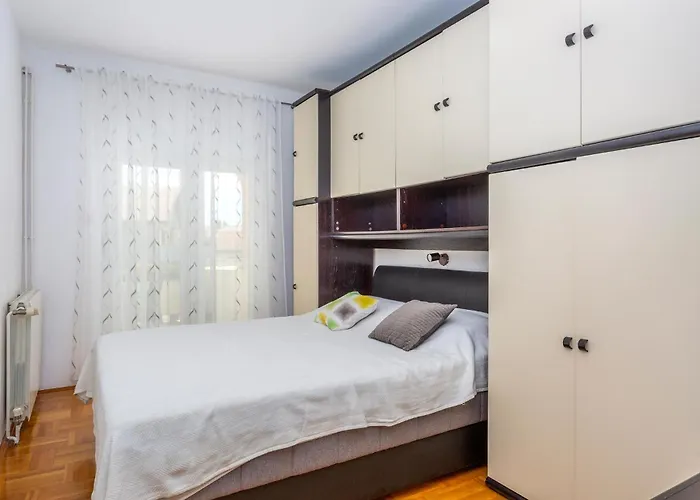 Stunning In Krk With Kitchen * Krk Town
